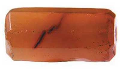 Эта бусина из сердолика является прекрасными примером качества бусин эпохи викингов.