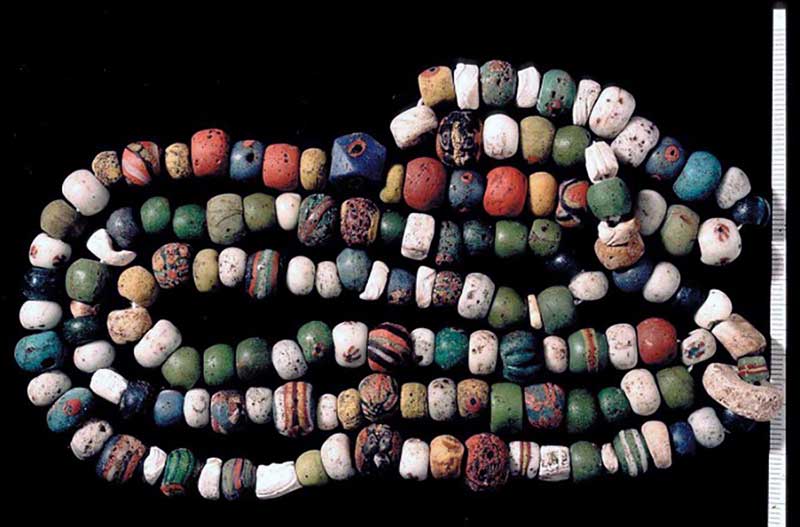 Коллекция бусин из женской могилы Тофты